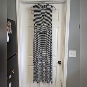 Vince Camuto striped maxi dress v-neck sleeveless Comfortable Size Medium